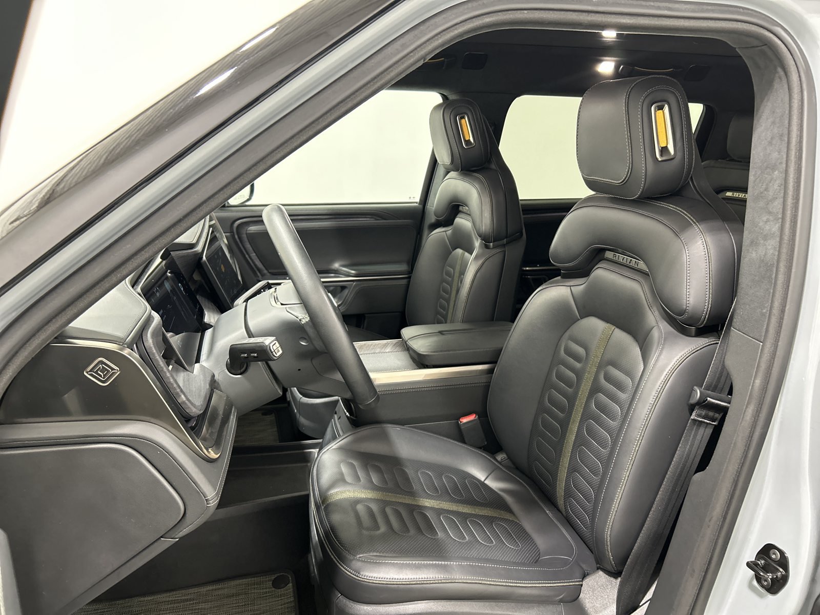 Used 2024 Rivian R1S Adventure Quad AWD/4WD image 20