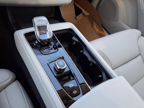 New 2026 Volvo XC90 B6 Ultra image 12