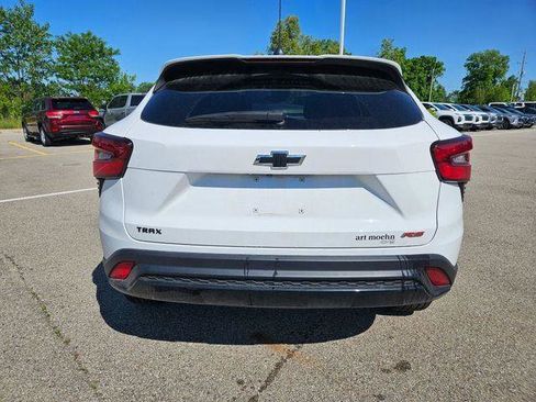 Certified 2024 Chevrolet Trax RS FWD image 6