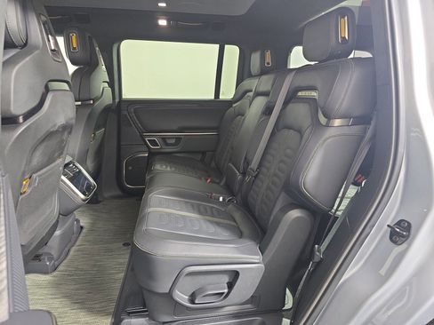 Used 2024 Rivian R1S Adventure AWD/4WD image 21