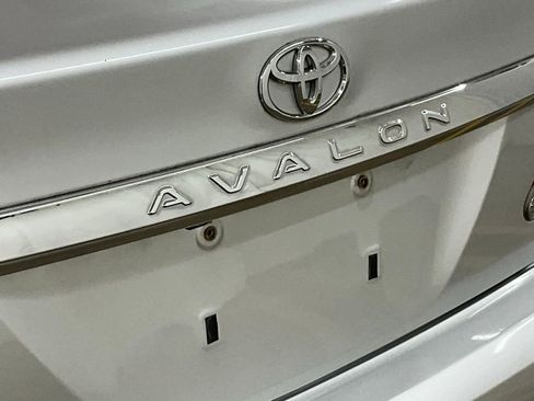 Used 2012 Toyota Avalon Limited image 24