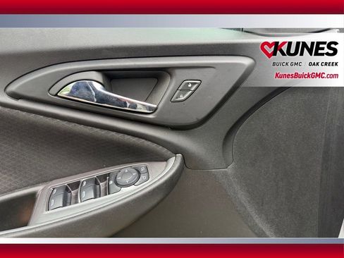 Used 2023 Chevrolet Malibu LT w/ Driver Confidence Package FWD image 9