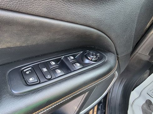 Used 2019 Jeep Compass Latitude w/ Popular Equipment Group AWD/4WD image 11