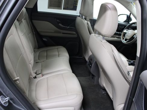 Used 2022 Lincoln Corsair AWD w/ Premium Package image 31