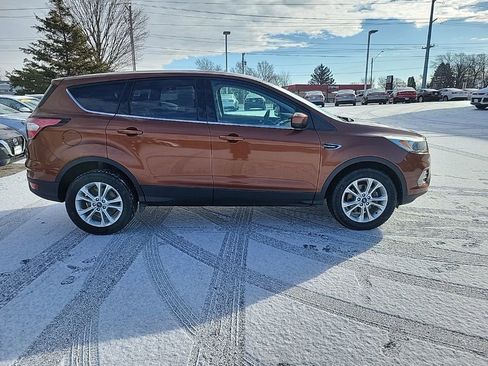 Used 2017 Ford Escape SE image 8