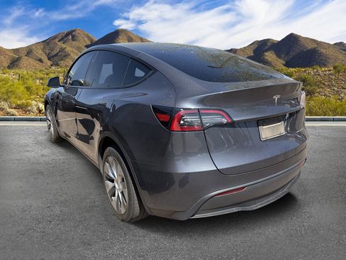Used 2023 Tesla Model Y Long Range AWD/4WD image 6