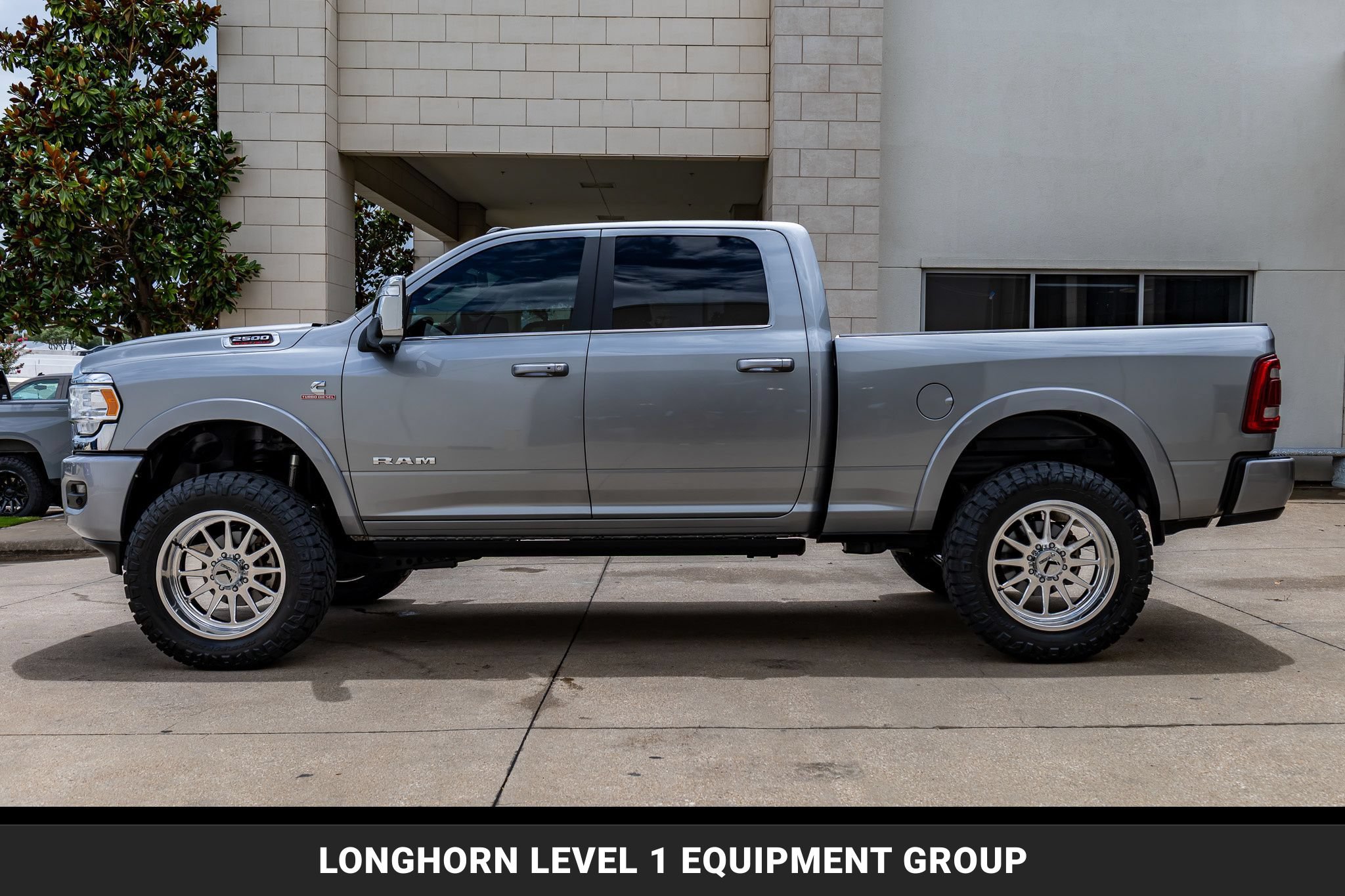 Used 2024 RAM 2500 Limited w/ Towing Technology Group AWD/4WD image 6