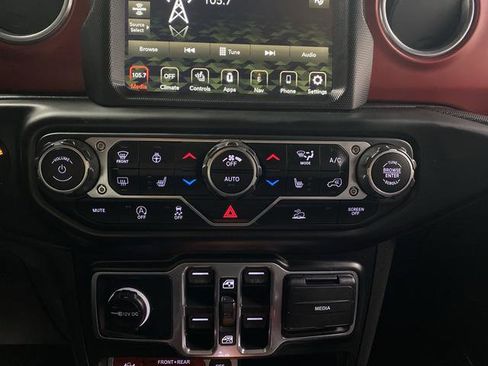 Used 2023 Jeep Gladiator Rubicon w/ Cold Weather Group image 20