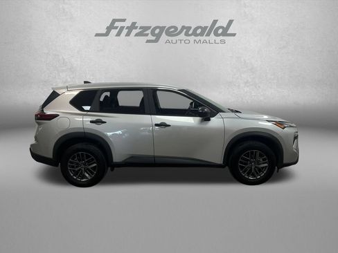 Used 2024 Nissan Rogue S FWD image 7