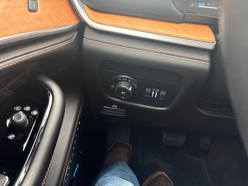 Used 2021 Jeep Grand Cherokee L Summit image 15