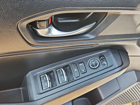 Used 2025 Honda Accord LX image 13