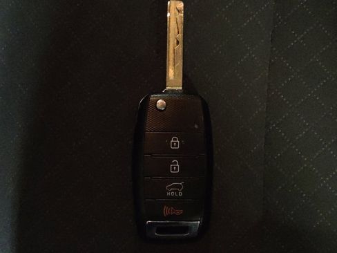 Used 2019 Kia Sorento LX image 32