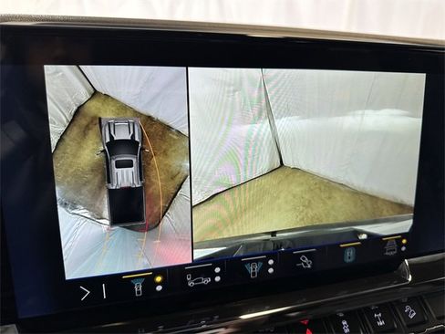 Used 2025 Chevrolet Silverado 2500 ZR2 w/ Technology Package image 21