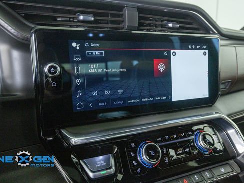 Used 2024 GMC Sierra 1500 Denali Ultimate AWD/4WD image 17