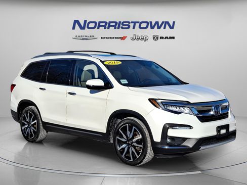 Used 2019 Honda Pilot Touring image 1