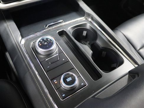 Used 2024 Ford Expedition Max XLT image 30
