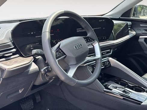 Used 2025 Audi Q5 Premium AWD/4WD image 10