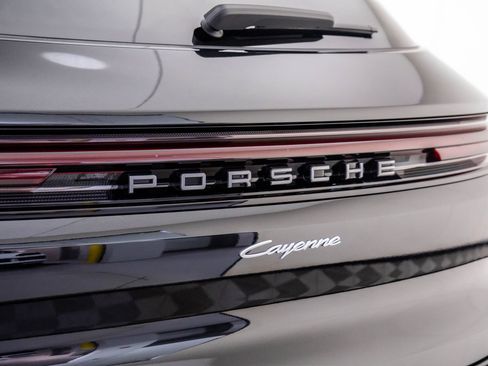New 2026 Porsche Cayenne AWD/4WD image 38