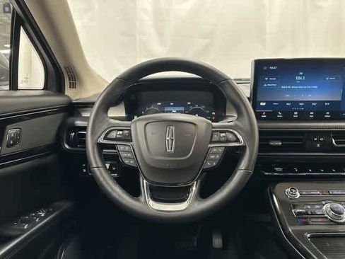Used 2022 Lincoln Nautilus FWD image 15