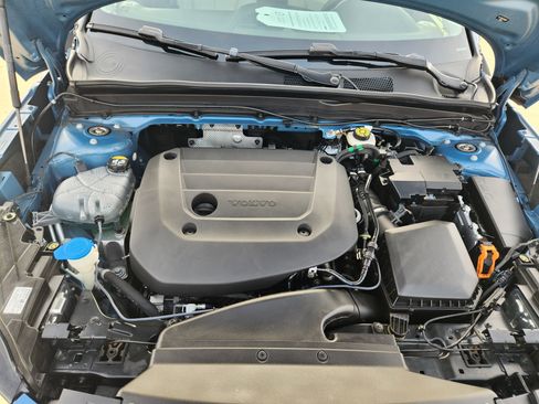 Certified 2023 Volvo XC40 B5 Plus w/ Driver Assist Package image 19