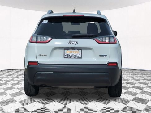 Used 2019 Jeep Cherokee Latitude w/ Cold Weather Group image 9