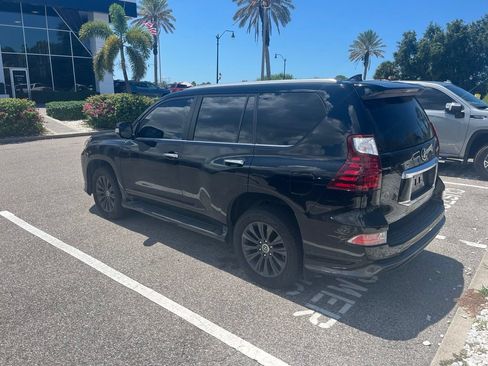 Used 2022 Lexus GX 460 Premium w/ Accessory Package AWD/4WD image 3
