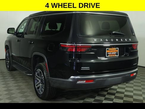 Used 2022 Jeep Wagoneer Series III w/ Flexible Seating Group AWD/4WD image 4