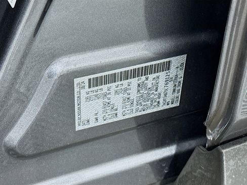 Used 2025 Nissan Rogue S image 12