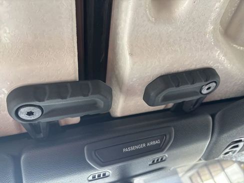 Used 2023 Jeep Wrangler Sport S image 5