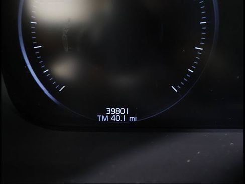 Used 2020 Volvo XC60 T6 Momentum AWD/4WD image 8