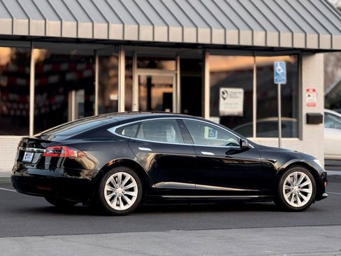 Used 2018 Tesla Model S 100D image 8