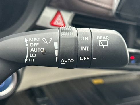 Used 2023 Toyota Sienna Platinum image 39