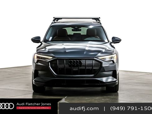 Used 2023 Audi e-tron Premium w/ Convenience Plus Package image 3