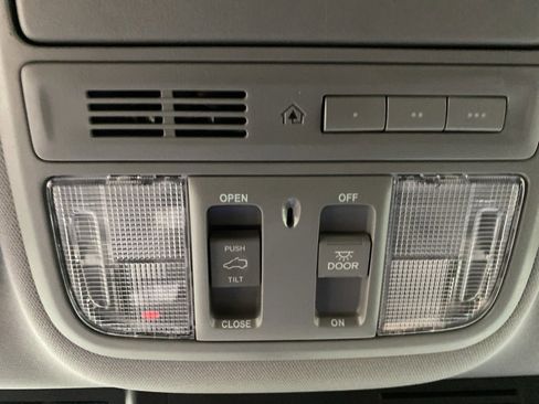 Used 2022 Honda CR-V Touring image 23