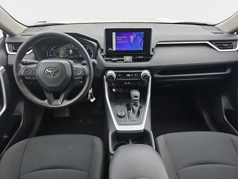 Used 2025 Toyota RAV4 LE image 10