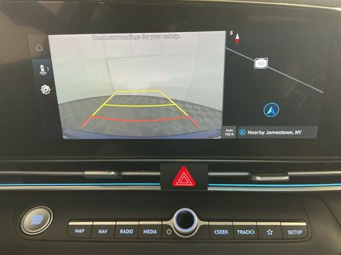 Used 2024 Hyundai Elantra SEL FWD image 21