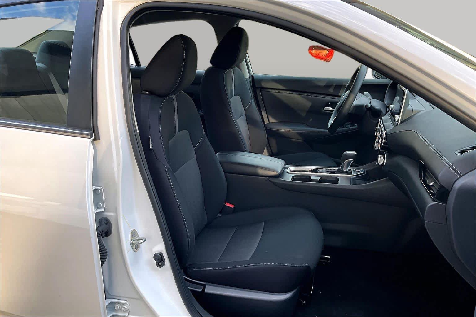 Certified 2023 Nissan Sentra SV FWD image 9