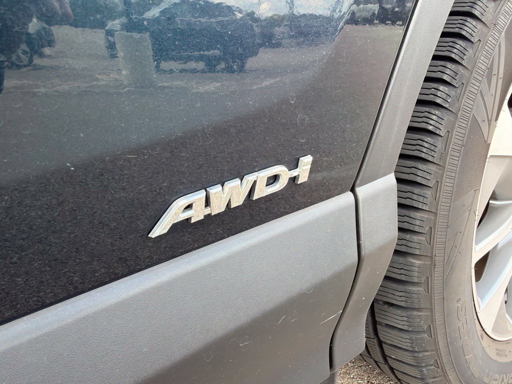 Used 2018 Toyota RAV4 XLE AWD/4WD image 5