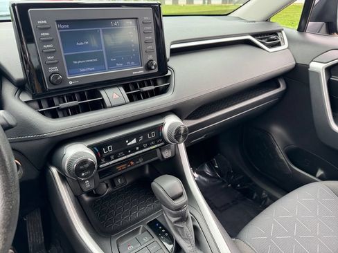 Certified 2022 Toyota RAV4 XLE AWD/4WD image 29