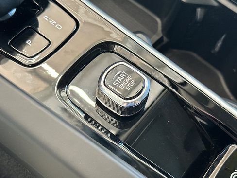Certified 2023 Volvo XC60 T8 Plus AWD/4WD image 27