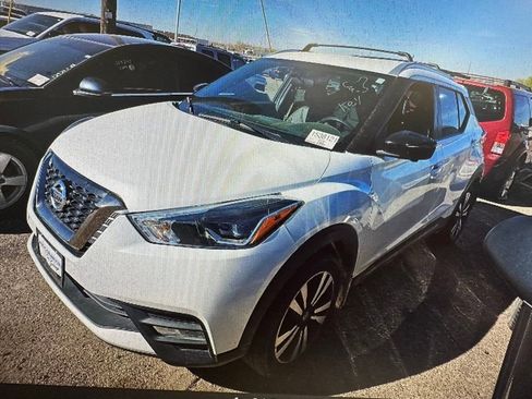 Used 2019 Nissan Kicks SR w/ SR Premium Package image 1