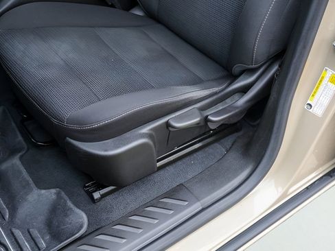 Used 2023 GMC Canyon Elevation w/ Convenience Package image 9