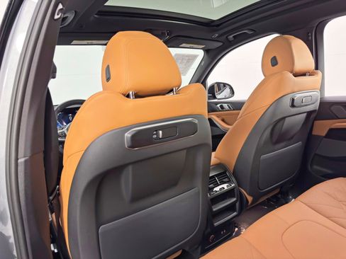 Used 2024 BMW X5 sDrive40i w/ M Sport Package image 44