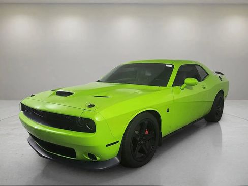 Used 2019 Dodge Challenger R/T Scat Pack w/ Driver Convenience Group image 3