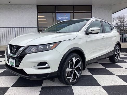 Used 2022 Nissan Rogue Sport SL AWD/4WD image 2