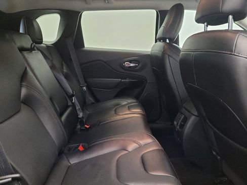 Used 2023 Jeep Cherokee Altitude Lux image 19