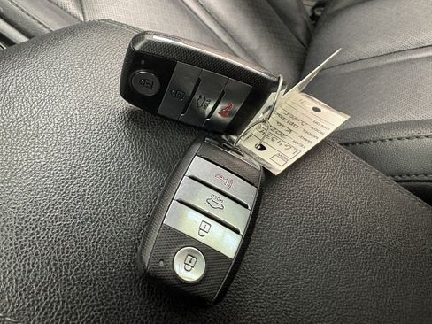 Used 2020 Kia Optima SE image 29