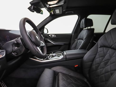 New 2026 BMW X5 xDrive40i w/ M Sport Package image 10