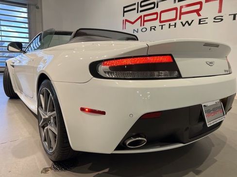 Used 2013 Aston Martin V8 Vantage Roadster image 9