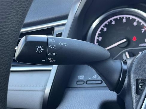 Used 2018 Toyota Camry LE FWD image 28